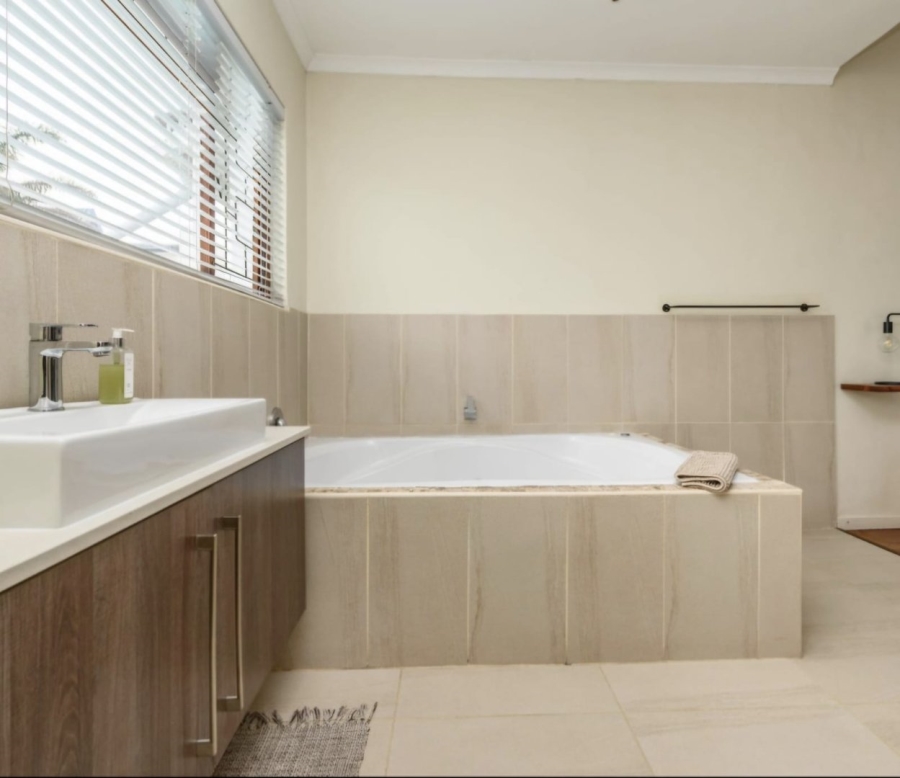 5 Bedroom Property for Sale in Mill Park Eastern Cape